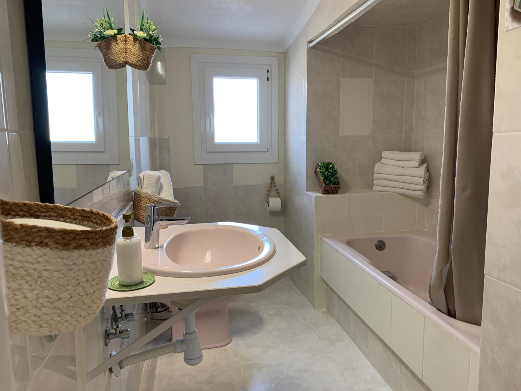 Casa Enric , Con Zona Infantil, Piscina Y Parking Privado Guest House Делтебре Екстериор снимка